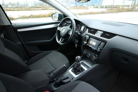 Škoda octavia combi 2.0 tdi style - bratislava, škoda