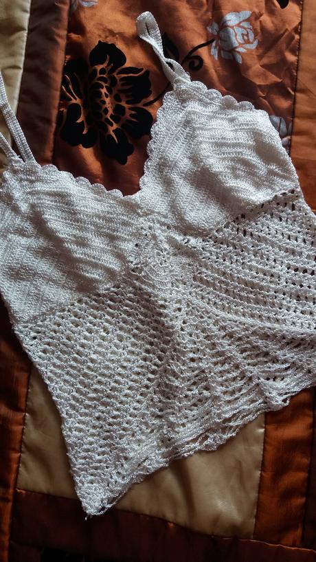 Letny sexy top hačkovaný, clockhouse,m