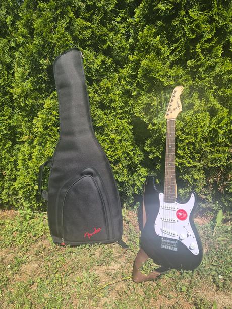 Nova elektrická gitara +puzdro +kombo, 
