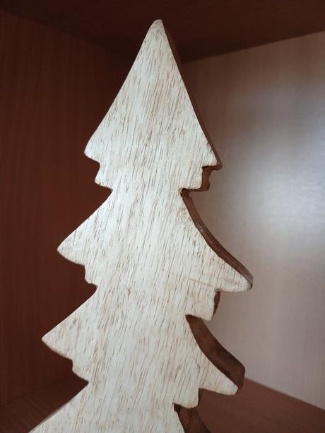 Drevený dekoračný stromček 30,5 cm,
