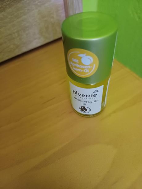 Olej na nechtovú kožtičku,