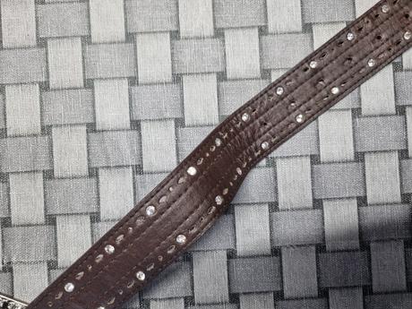 Dámsky opasok s okrasnými kamienkami, 