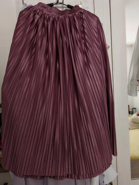 Používaná midisukna staroruzova uni, 