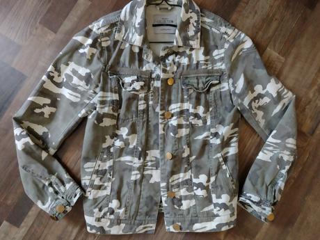 Maskacova riflová bunda, bershka,s