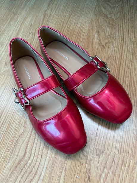 Balerinky, reserved,33