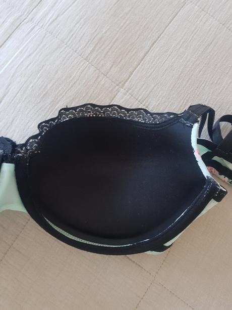 Kvietkovaná podprsenka h&m, č.80c, h&m,80c