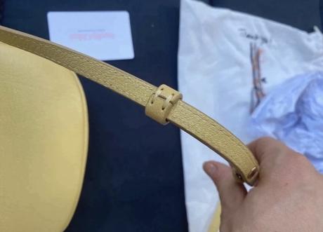 Nádherná ikonická kabelka hana v žltom tlmenom odt,