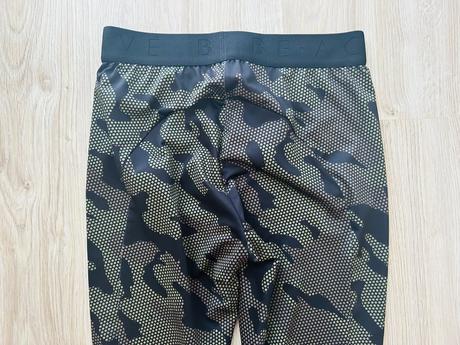 Štýlové legíny značky reserved, pc 25 eur, reserved,s