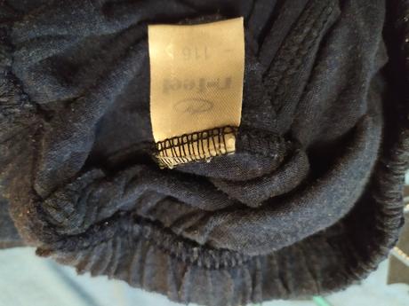 Pyžamo 116 s poštou, 116