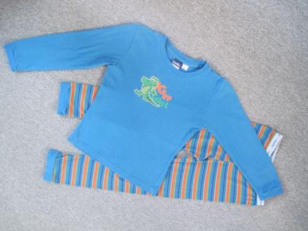 Krokodílové pyžamo č.110/116, lupilu,110