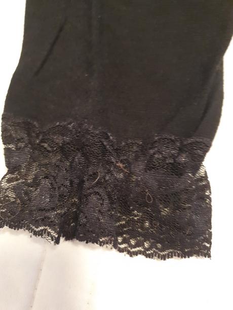 Legínky tenké 3/4 - čierne s čipkou, 146