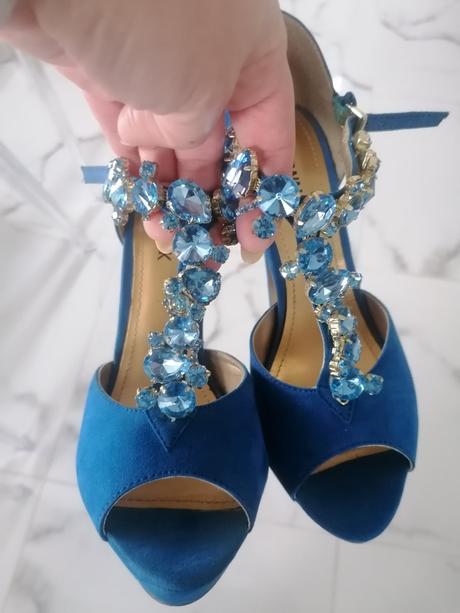 Nádherné sandálky, 36