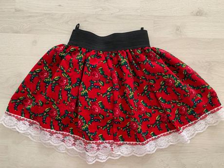 Suknicka so spodnickou 122, 122