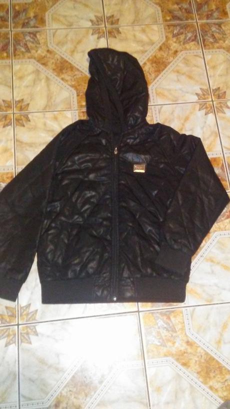 Bunda s kapucnou , 158