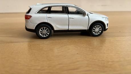 Kovové autíčko značky kia, 