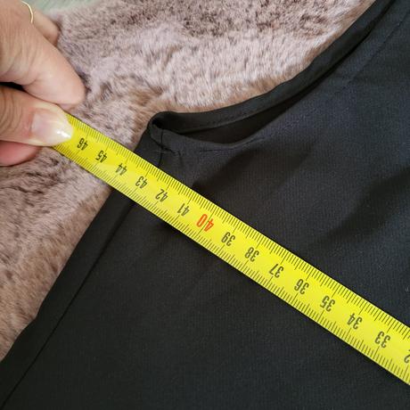 S elegantna vesta, s