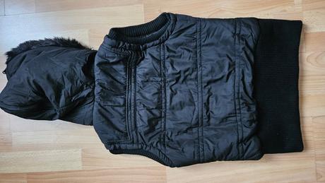 Damska vesta s kapucnou s kozusinou, cierna, s/m, stradivarius,s