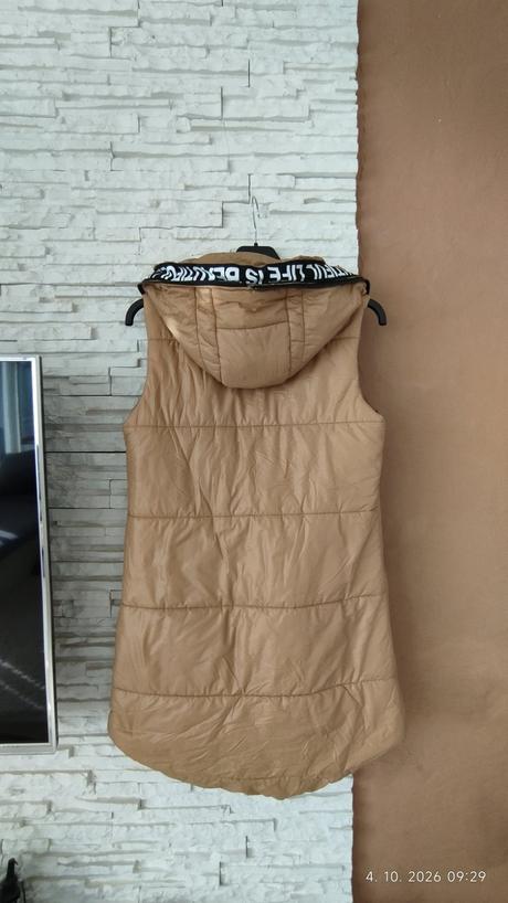 Vesta s kapucňou, s