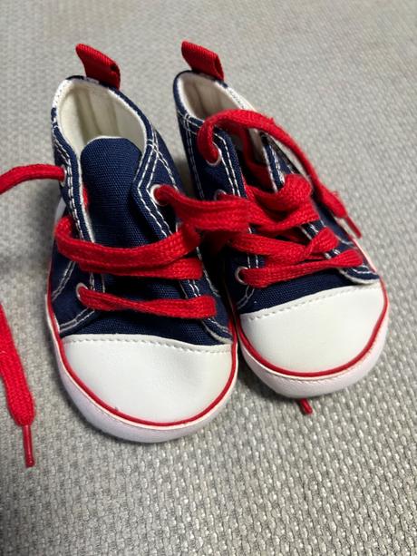 Capačky tenisky, 17