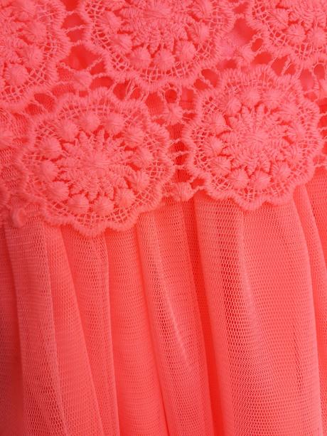 Neónové šatičky, 98