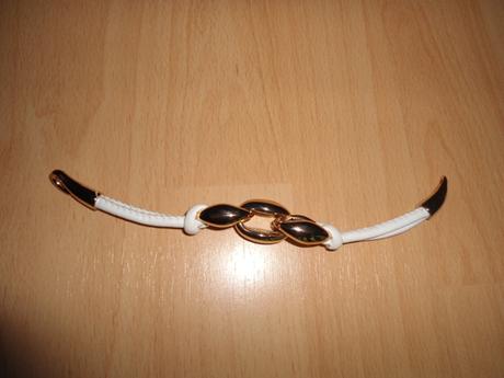 Bielo-zlaty naramok, 