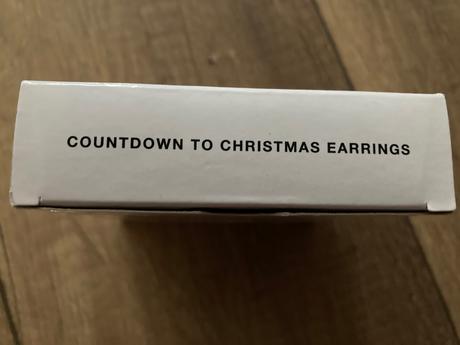 11 parov vianocnych nausnic zn. avon (b22), avon