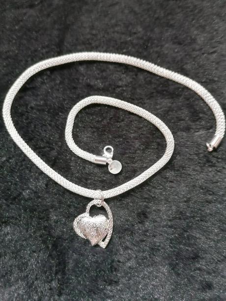 Retiazka,hodinky, náramky,náušnice,šperky, 