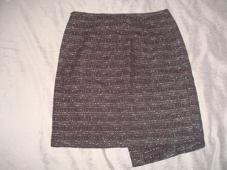 Hrubšia sukňa asymetrického tvaru veľ. 40-42, marks & spencer,40