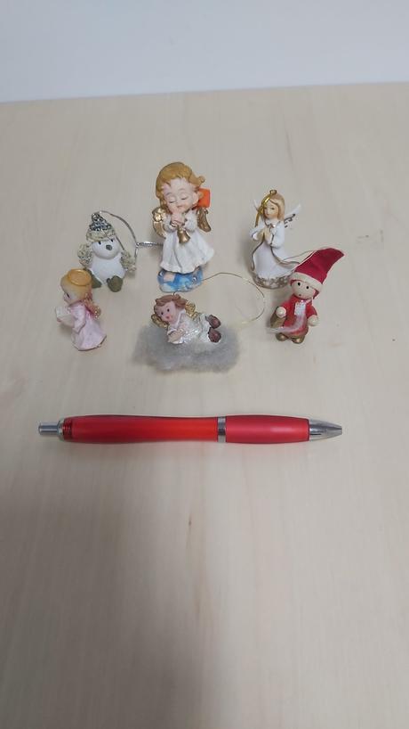 Vianočné ozdoby anjelíci všetky za 2 eurá, 