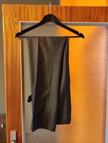 Oblek pánsky 48 čierny so strieb vlaknom, 48