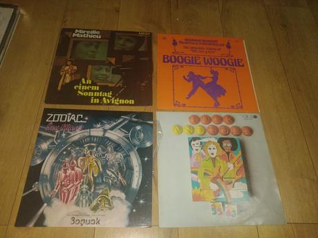 Rôzne vynilové platne,