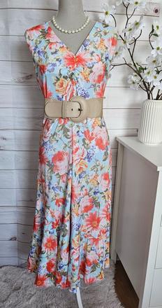 Pekné lahulinké šaty, 