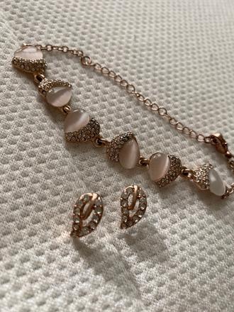 Náramok a náušnice,