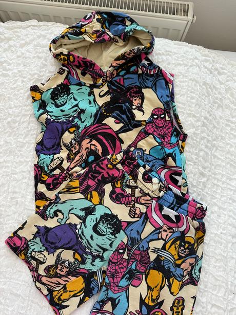 Súprava krátke nohavice a vesta marvel, h&m,122
