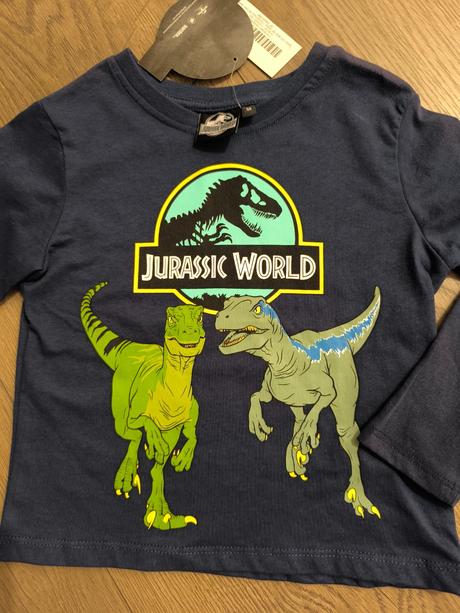 Nové tričká s dinosaurom, 98