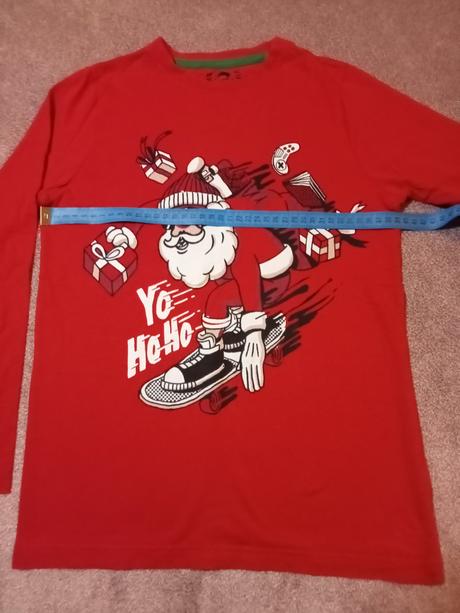 Pekné červené tričko s mikulášom, f&f,140