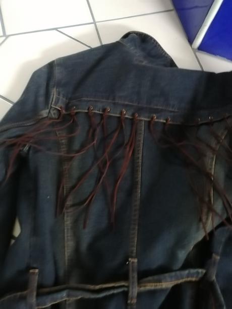 Riflovy kabát so strapcami, 40