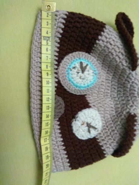 Háčkovana hnedá čiapka, 80