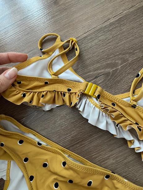 Plavky s volanmi, zara,122