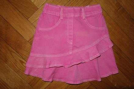 Rifľová suknička s volánom, 122