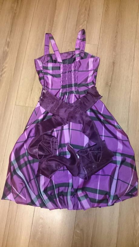 Spoločenské fialové šaty, 36