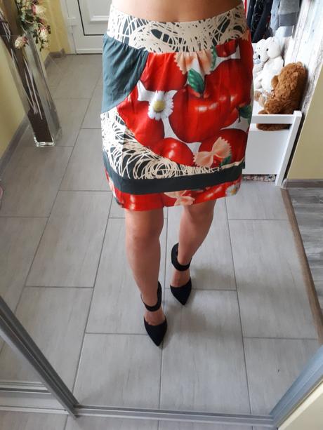 Farebná sukňa, smash!,m