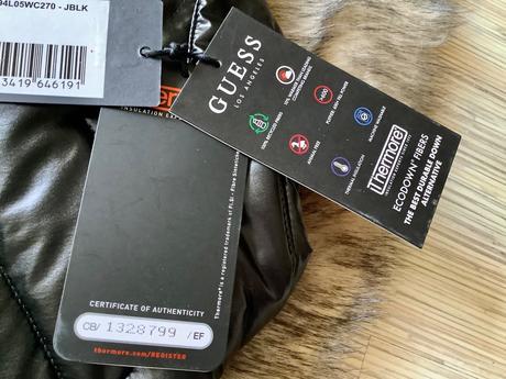 Krasna znackova bunda, guess,s