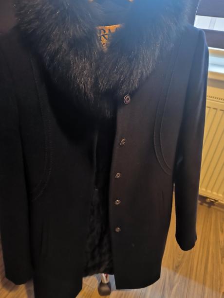 Kabát s kožušinkou, 38