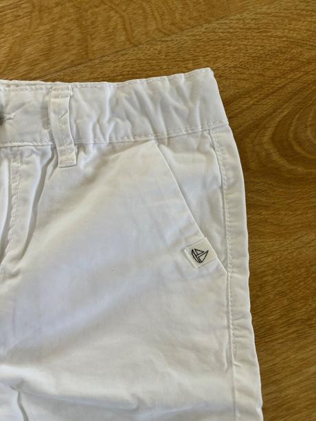 Ziarive biele namornicke kratasy, reserved,140