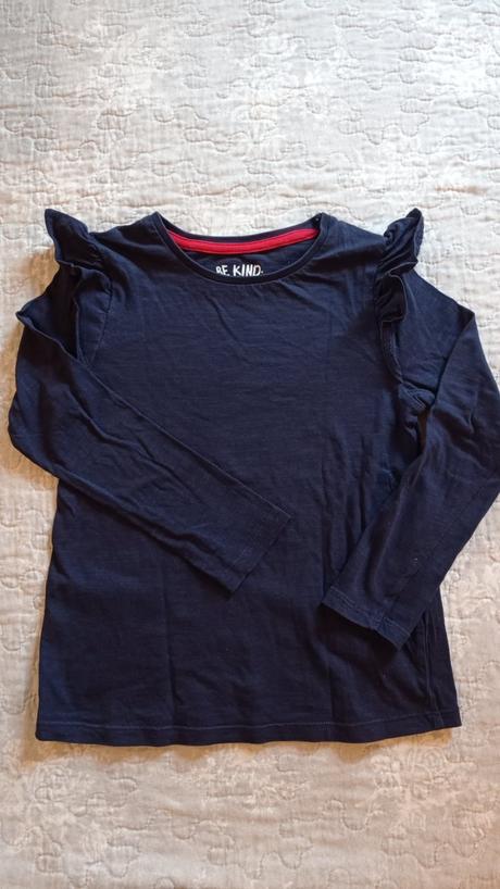 Tmavomodre tricko s volanikom, f&f,116