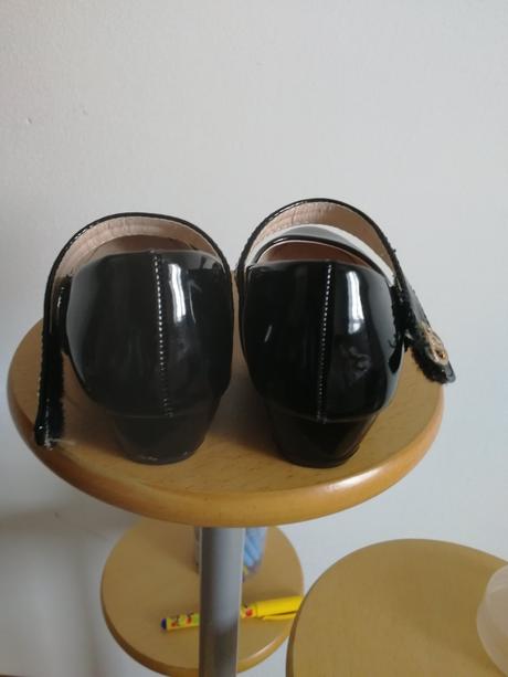 Spoločenské topánky, 27