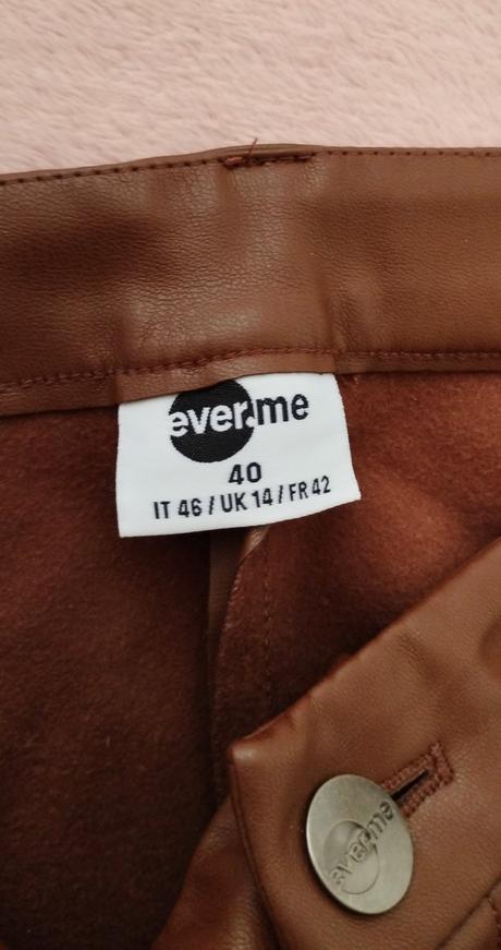 Dámske nohavice koženného vzhľadu, takko,40