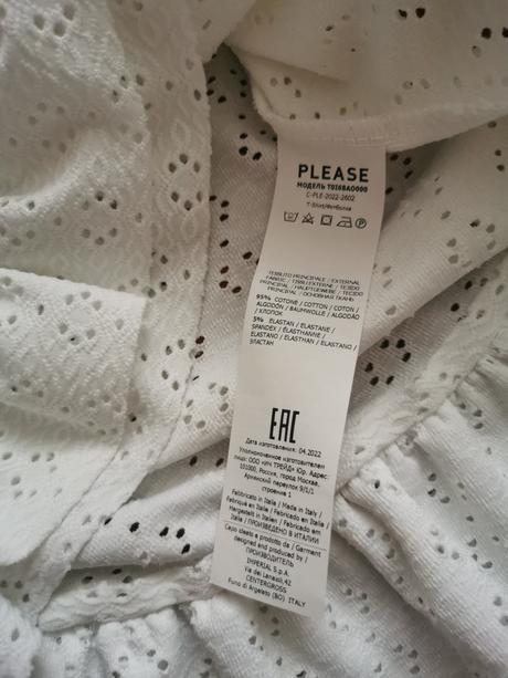Biely top značky please, s