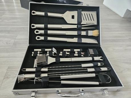 Náradie na grilovanie 20ks v kufríku, 